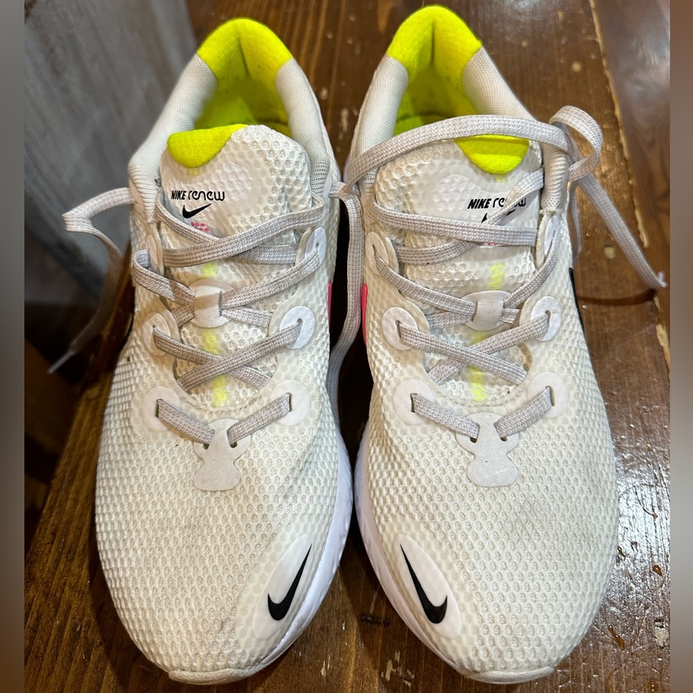 Nike Renew Run White Black Orange Pink Yellow women8.5 US Shoes  used
